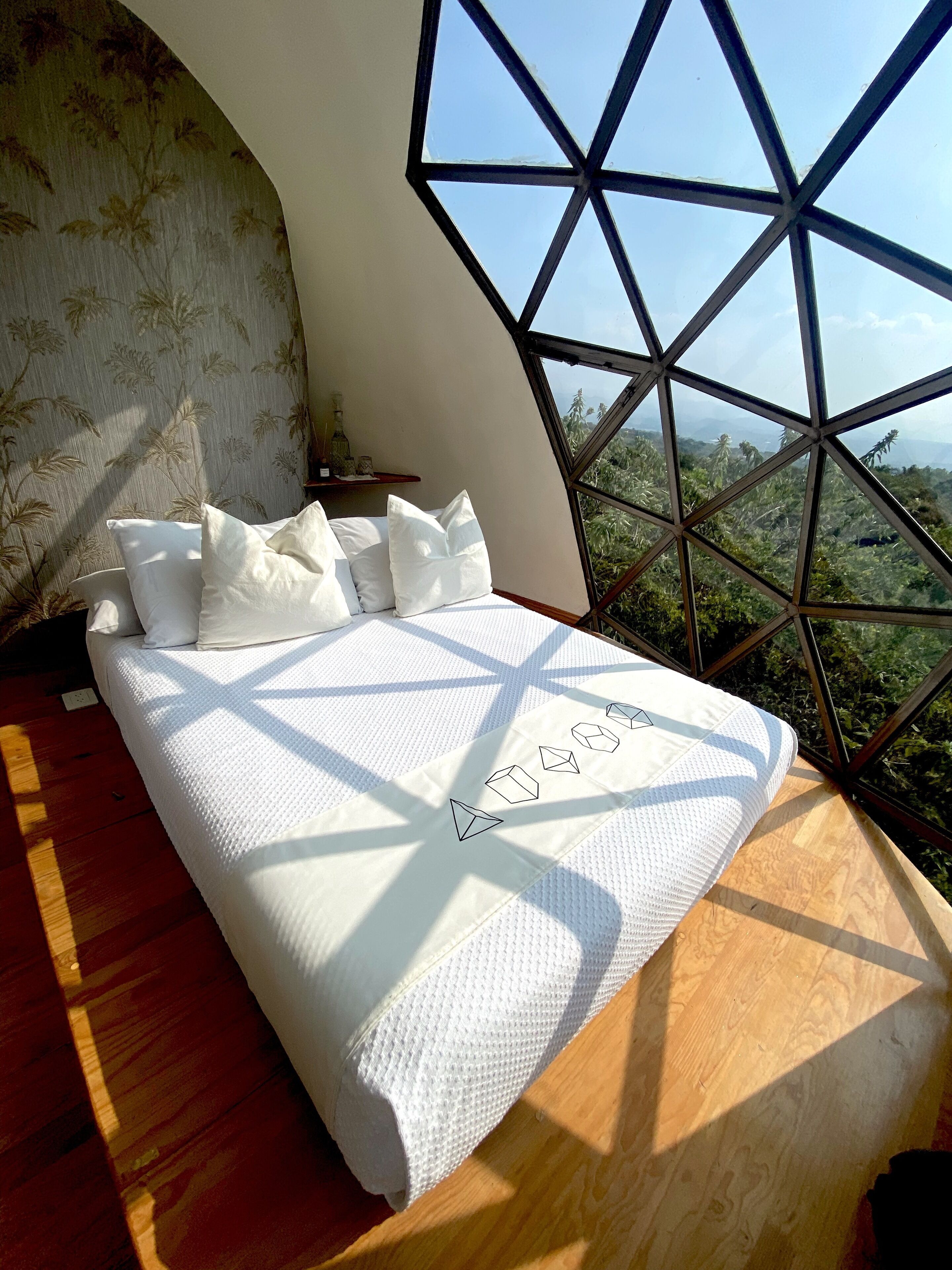 Cabaña K2 | 1 bedroom, down comforters, minibar, bed sheets