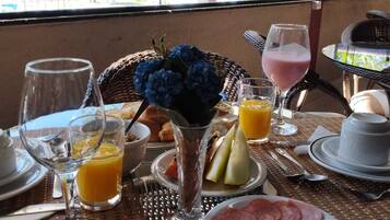 Colazione a buffet inclusa, servita tutte le mattine