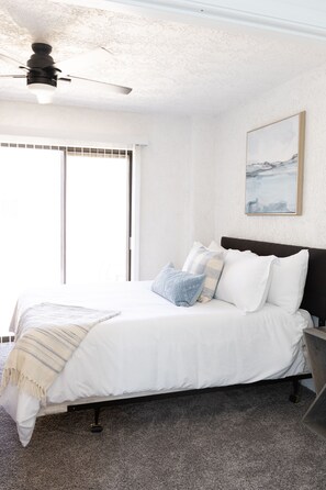 3 makuuhuonetta, silitysrauta/-lauta, ilmainen Wi-Fi, vuodevaatteet