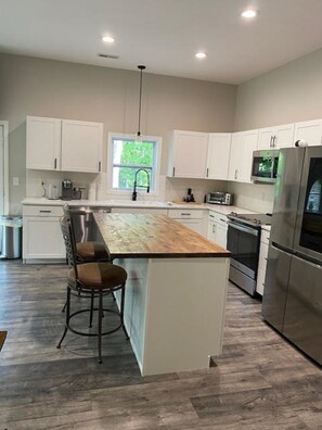 Paper towels - Shawnee Bend Lake of the Ozarks Shome, Quiet! Fisherman room for trailer parking (Sunrise Beach)