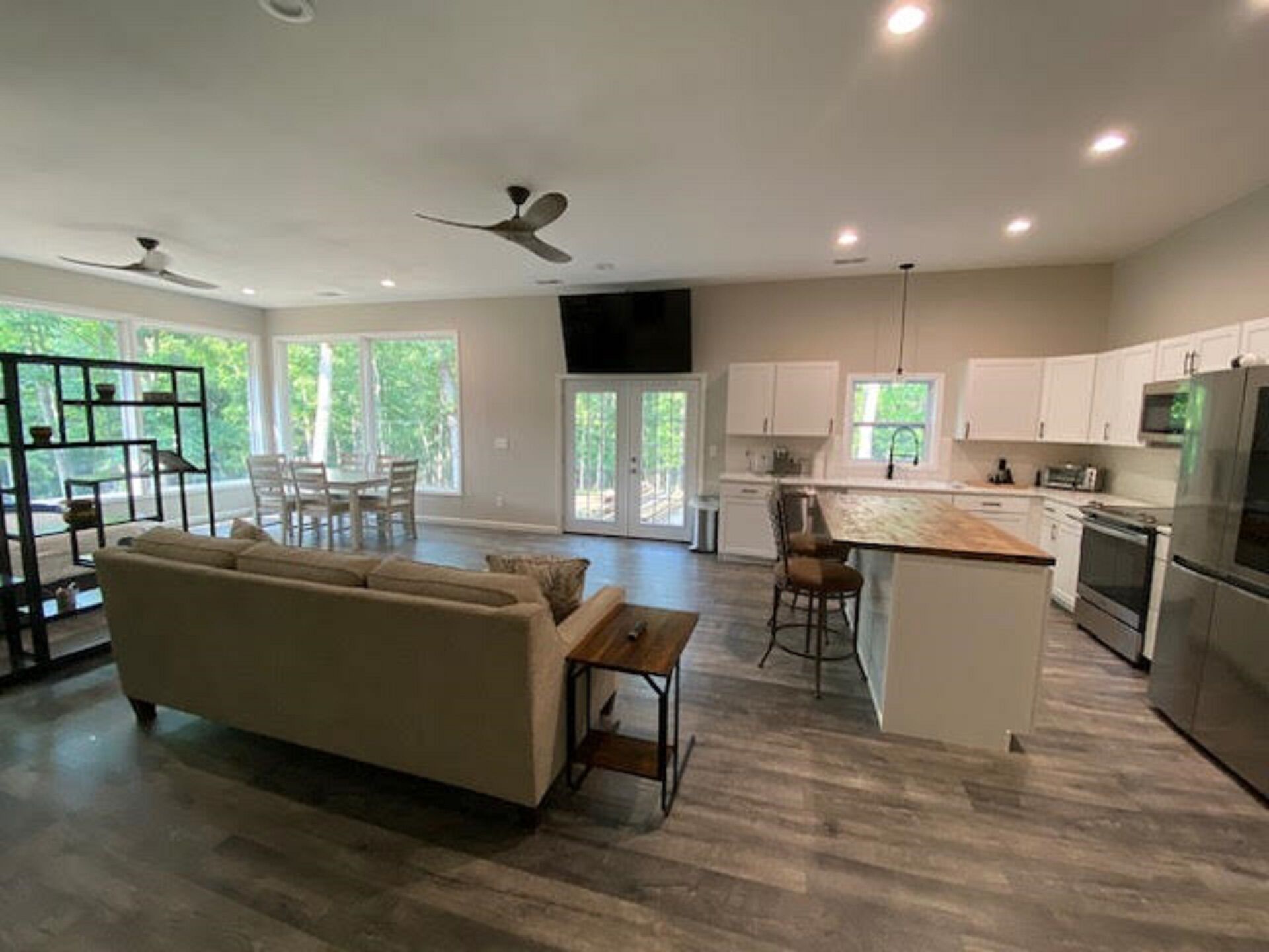 Smart-TV, Tischtennisplatte