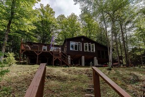 Exterior - Waterfront, high-speed internet, near Bon Echo park! (North Frontenac)
