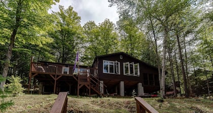 Waterfront, High-speed Internet, Near Bon Echo Park!