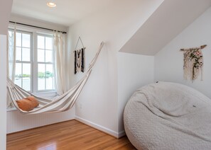 3 bedrooms, desk, iron/ironing board, travel cot