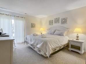 Villa, varias camas, cocina (1600 Port Villas) | 3 habitaciones, decoración personalizada y muebles diferentes