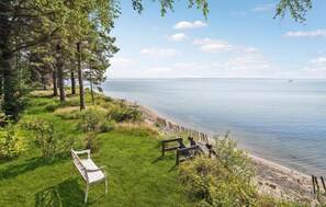 Tæt på stranden, fiskeri