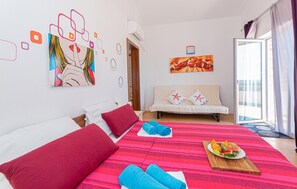 4 bedrooms, iron/ironing board, travel cot, free WiFi