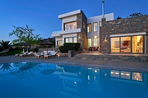 An infinity pool