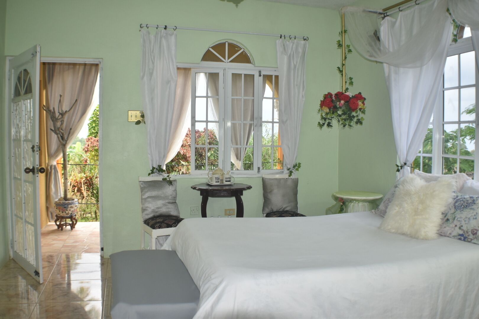 2 bedrooms, desk, iron/ironing board, free WiFi