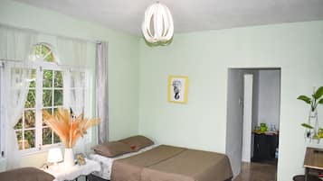2 bedrooms, desk, iron/ironing board, free WiFi