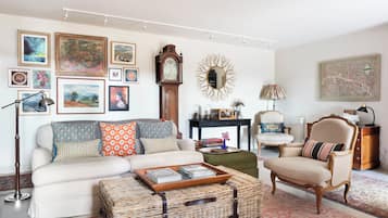 TV, fireplace, DVD player, offices