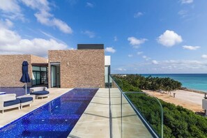 Pool - Mexication Beach Bliss: Stylish Playa Getaway (Playa del Carmen)