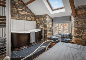 4 Schlafzimmer, Bügeleisen/Bügelbrett, Reisekinderbett, kostenloses WLAN