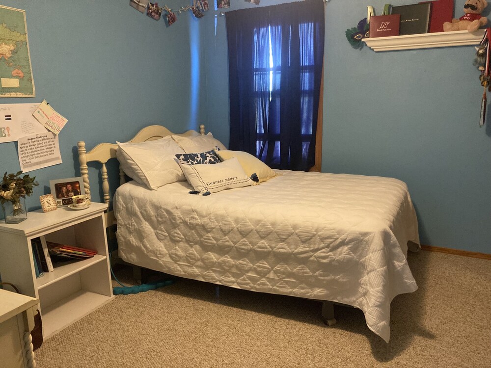 EAA 4 Bedroom House Rental 15 minutes from EAA, Oshkosh, WI Neenah