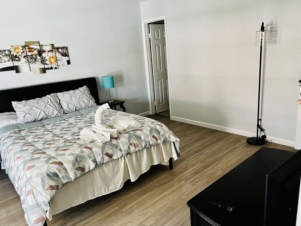 Room - Best Choice - 6 miles to Fremont - 9 miles to Strip (Las Vegas)