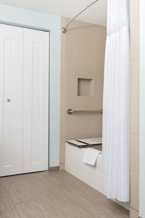 Hair dryer, towels, soap, toilet paper - July 24-30. Worldmark Family Suite 5 Minutes From Disneyland! (Anaheim)