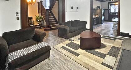 Spacious Home close to Downtown