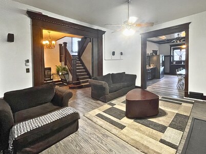 Spacious Home close to Downtown