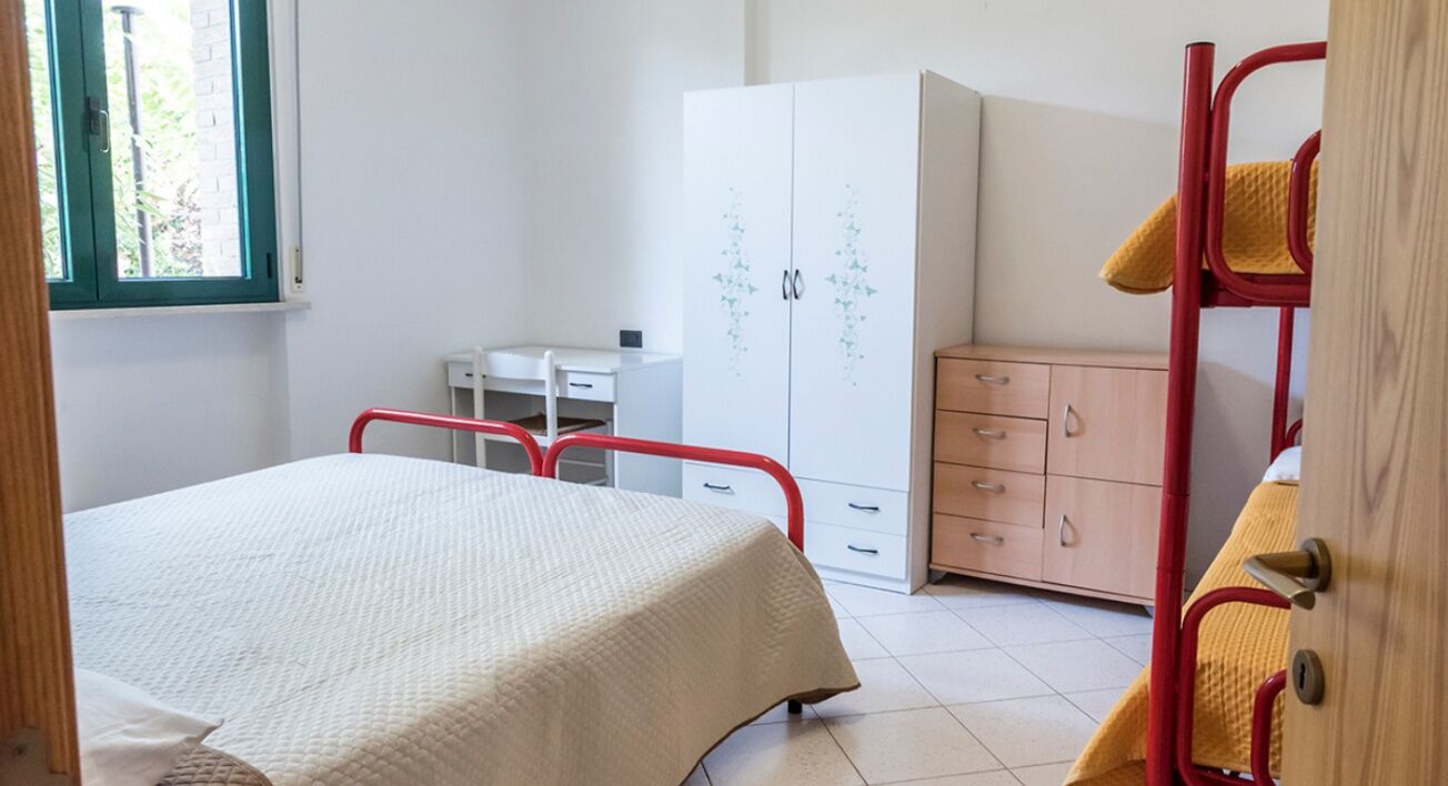 1 bedroom, bed sheets