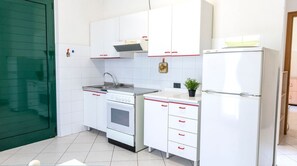 Private kitchen - SE007 - Senigallia, one bedroom apartment on the sea with beach (Senigallia)