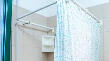 Doccia, bidet, asciugamani
