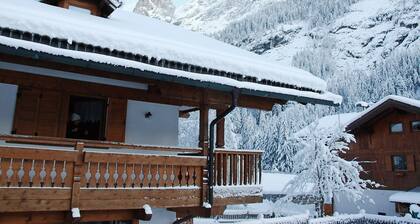 Schöne Wohnung in einem Ferienhaus für 5 Gäste mit W-LAN, TV und Terrasse