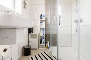 Hair dryer, towels