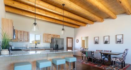Adobe Style Home with Mountain Views, Pet Friendly!