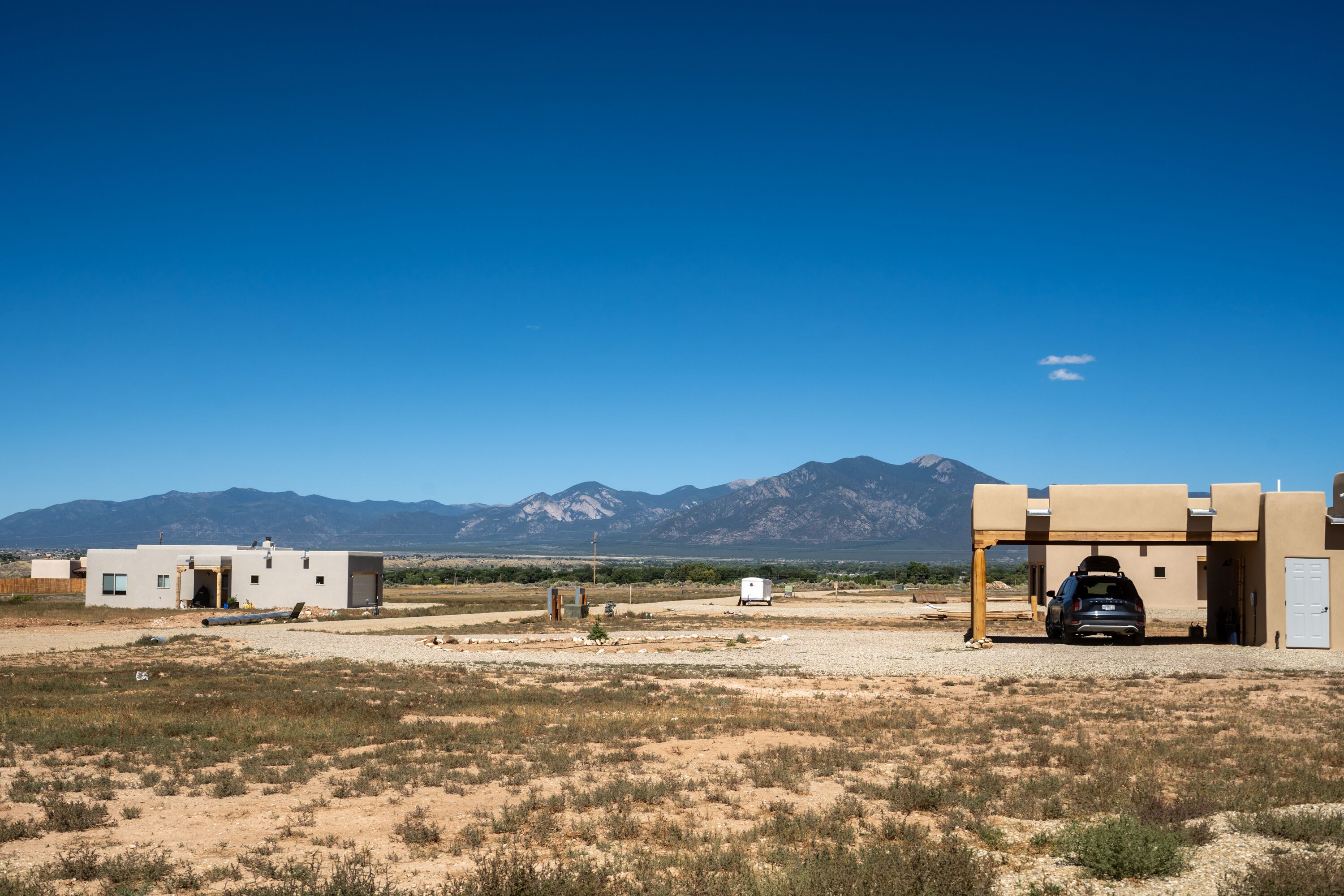 Adobe Style Home with Mountain Views, Pet Friendly! 