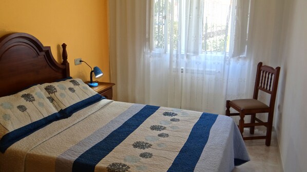 2 bedrooms, iron/ironing board, WiFi, bed sheets
