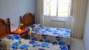 2 عدّة غرف نوم ومكواة/لوح كي وواي فاي وملاءات أسرّة