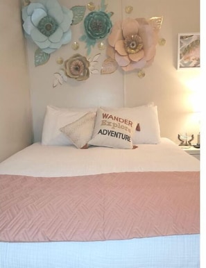 3 bedrooms, bed sheets