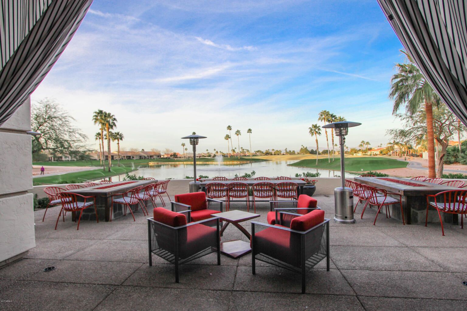 Sun lakes beautiful house on the golf course with a free golf cart
