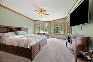 7 bedrooms, desk, WiFi - Largest Hill City Cabin-Sleeps 20 with Hot Tub (Hill City)