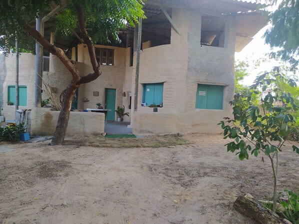 Unclassified image, 1 of 54, button - casa de areia (Aracati)