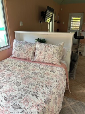 1 chambre, fer et planche à repasser, Wi-Fi gratuit, draps fournis