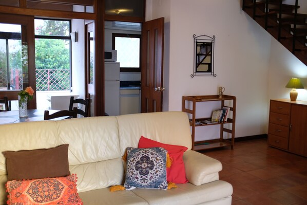 TV, DVD player - MARINA GARDENS, relaxing duplex in central location (Quarteira)