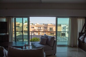 Living area - Private Villa in Gated Community  (Cabo San Lucas)