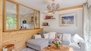 Télévision, chaîne hi-fi