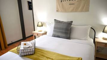 1 bedroom, premium bedding, memory foam beds, desk