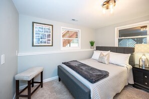 3 bedrooms, desk, iron/ironing board, travel cot