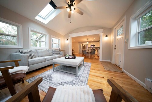 Close to SPAC, Saratoga Race Track & Downtown