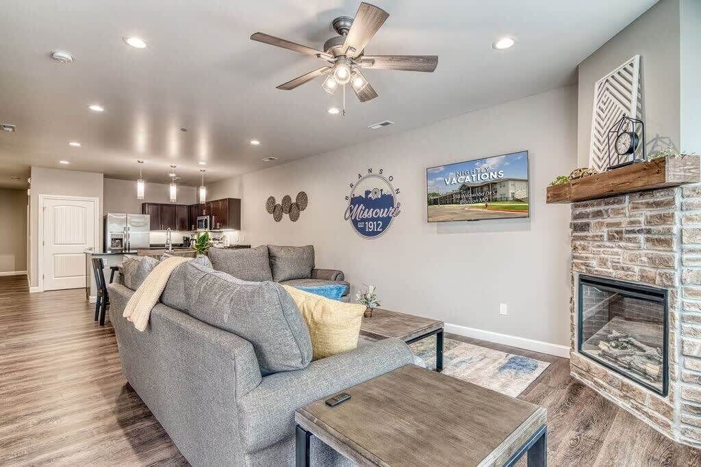 TV, caminetto, videogiochi, studio