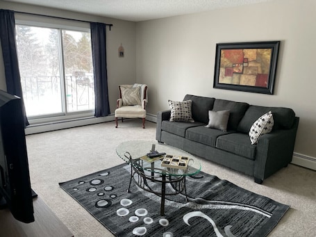 Smart TV. Exquisite 2 Bedroom Apartment