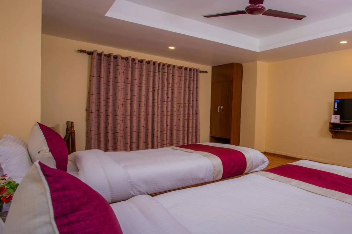 Triple Room | Free WiFi, bed sheets