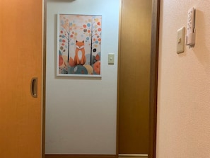 2 yatak odası, güneşlik/perde, ütü/ütü masası