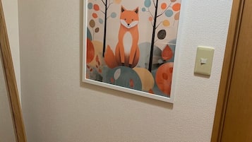 2 dormitoris, cortines opaques i planxa i posts de planxar