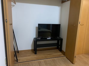 2 bedrooms, blackout drapes, iron/ironing board, free WiFi