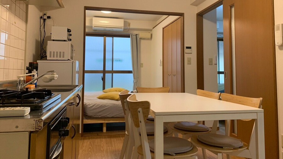Compact 2DK apt in west Shinjuku