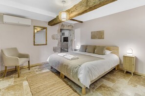 2 chambres, fer et planche à repasser, lit parapluie, Wi-Fi gratuit